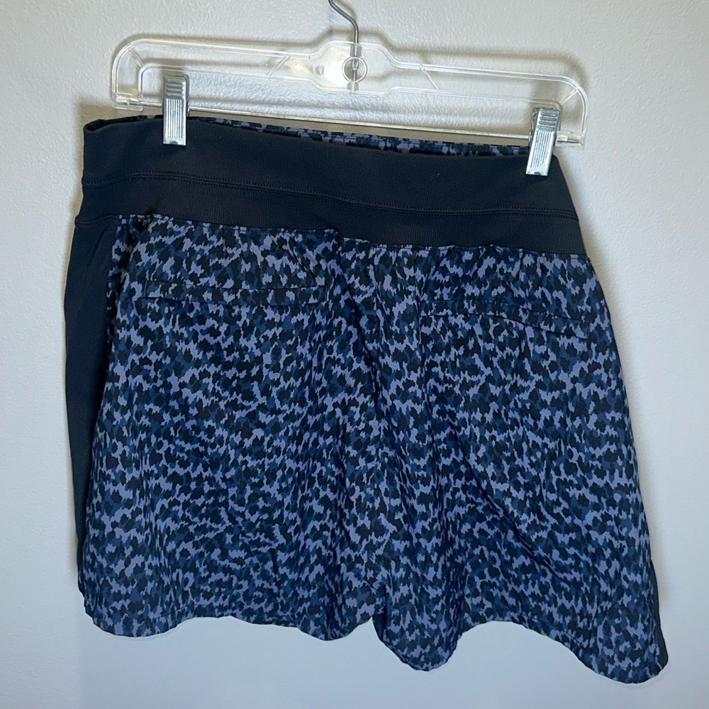 Athleta Women's Brooklyn Printed Shorts Black Navy ALVN Size 18 - Picture 2 of 5